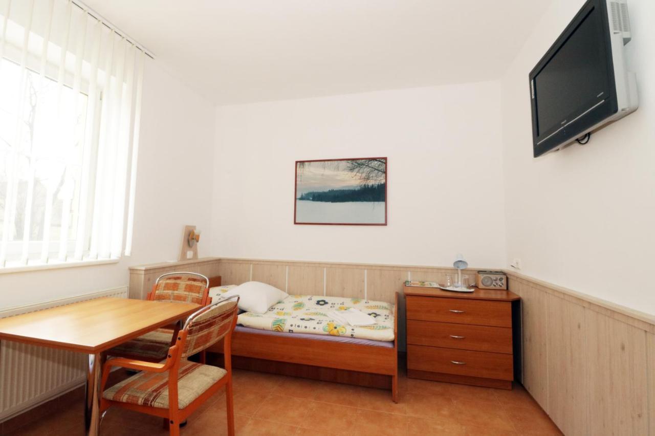 Penzion Hurka Hotel Dolni Libchavy Екстериор снимка