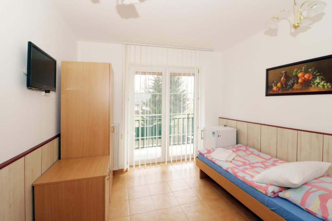 Penzion Hurka Hotel Dolni Libchavy Екстериор снимка