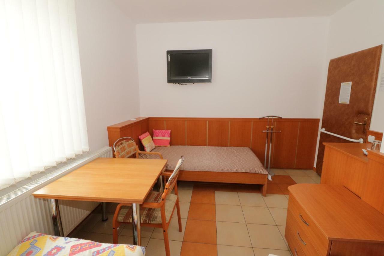 Penzion Hurka Hotel Dolni Libchavy Екстериор снимка