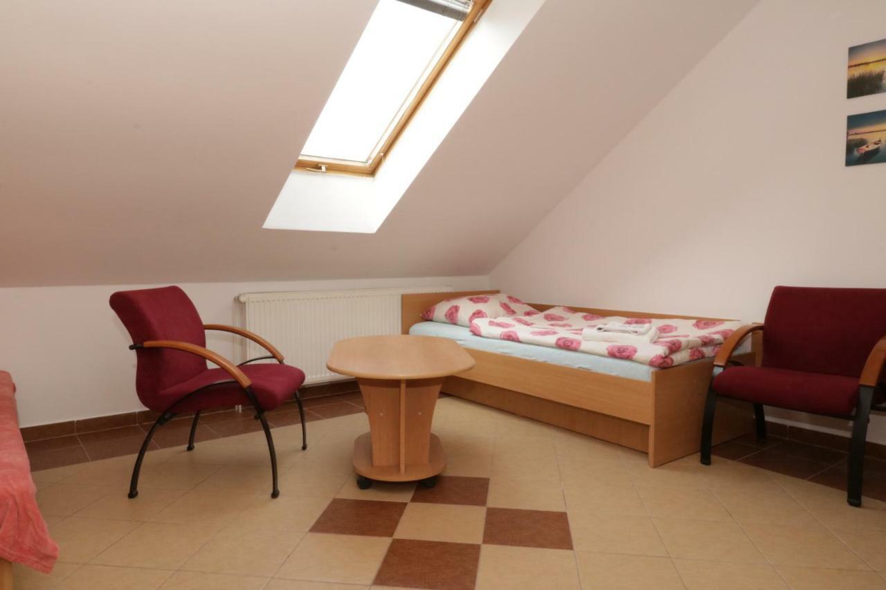 Penzion Hurka Hotel Dolni Libchavy Екстериор снимка