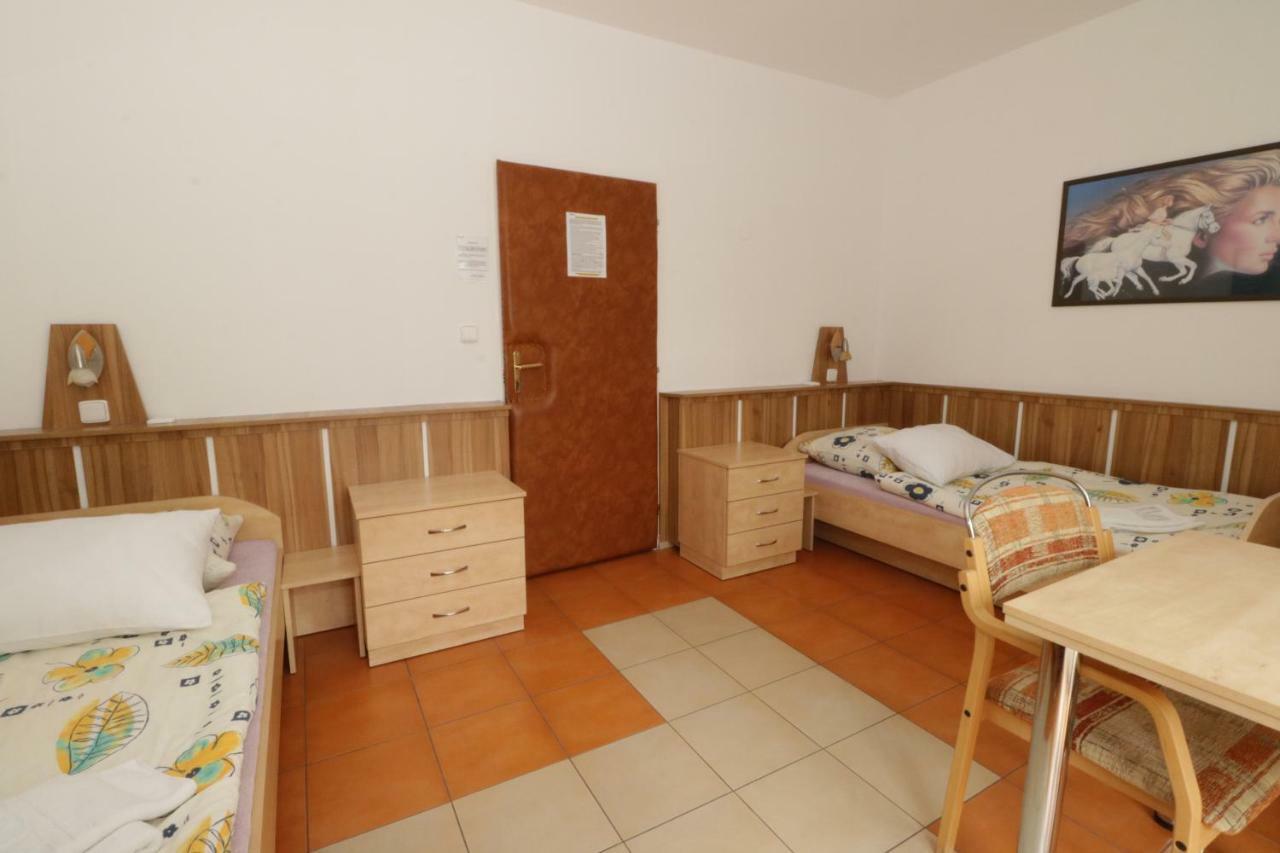 Penzion Hurka Hotel Dolni Libchavy Екстериор снимка