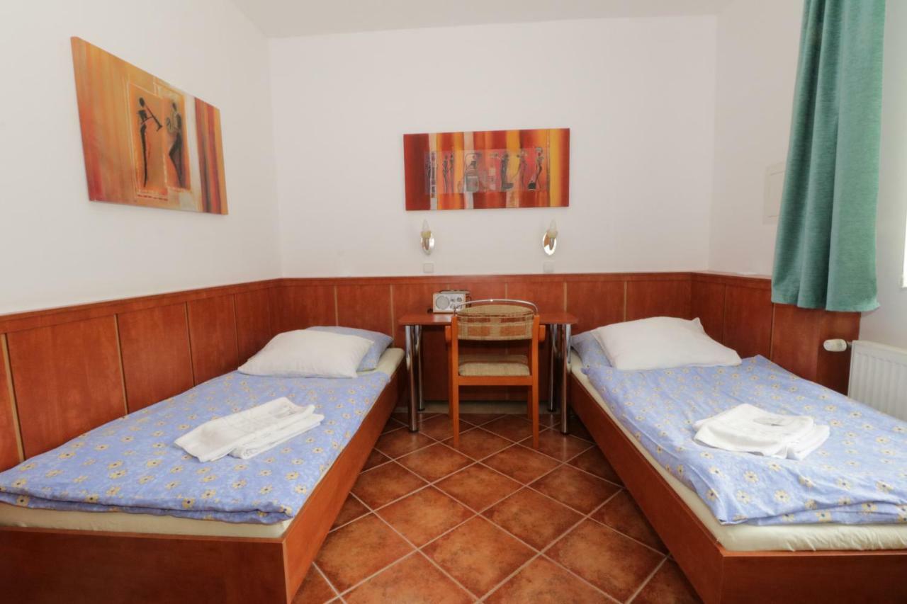 Penzion Hurka Hotel Dolni Libchavy Екстериор снимка